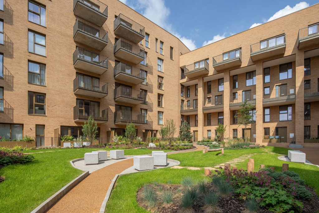 Hendon Waterside, NW9 Reviews HomeViews