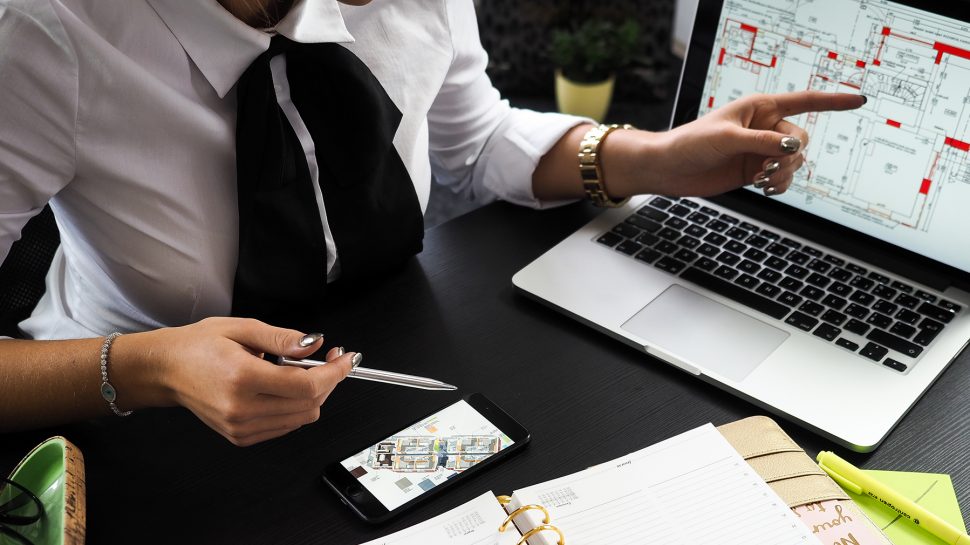 What is a Property Finder? How do I choose one? Property finder with client