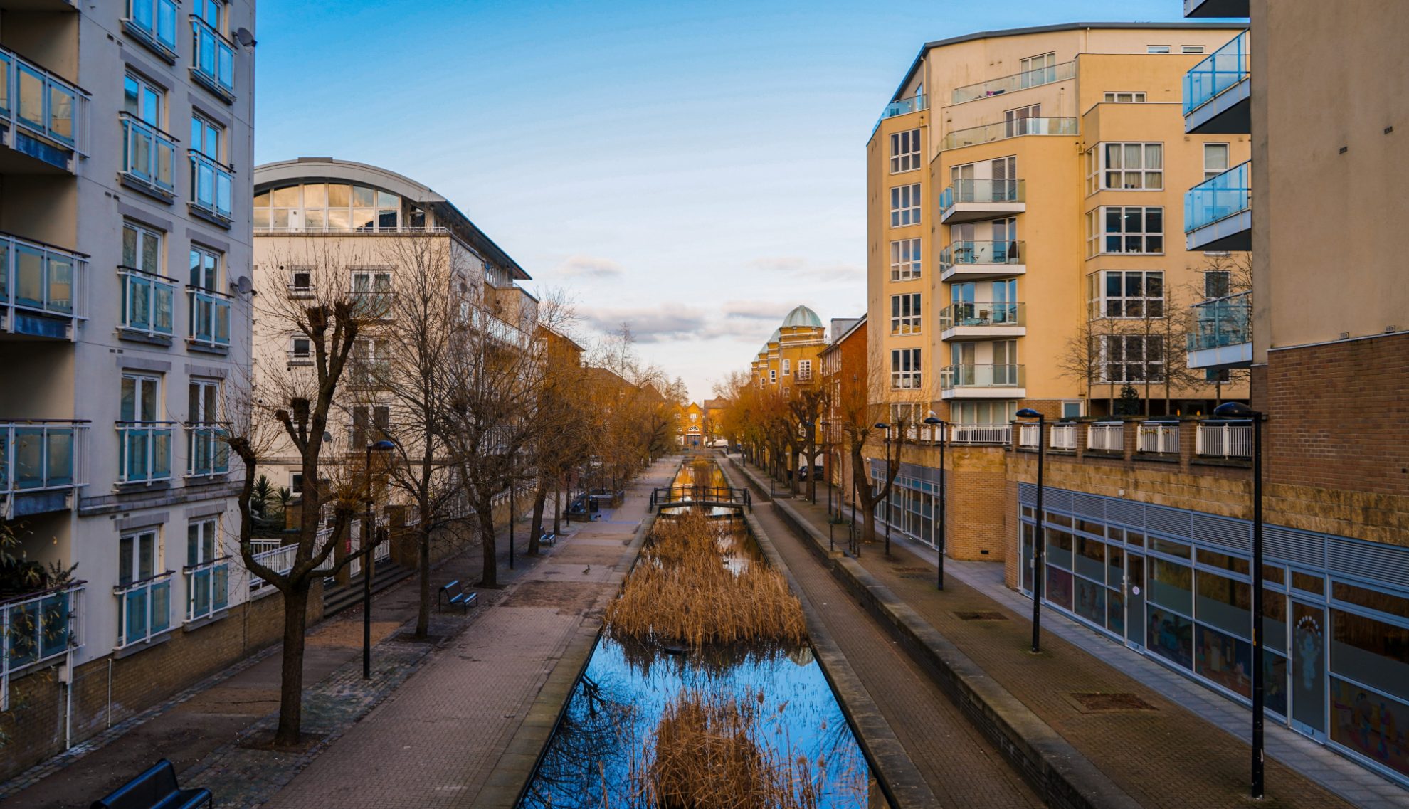 Waterside apartments in the SE16 London postcode