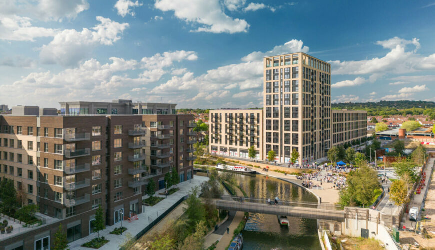 Image of Lyons Dock at Greenford Quay, UB6