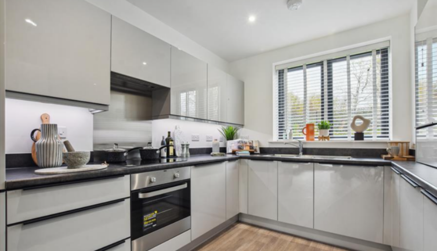 Faber Green, UB5 Reviews HomeViews